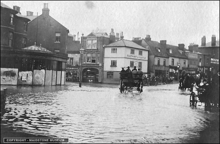Elephant and Castle 1900