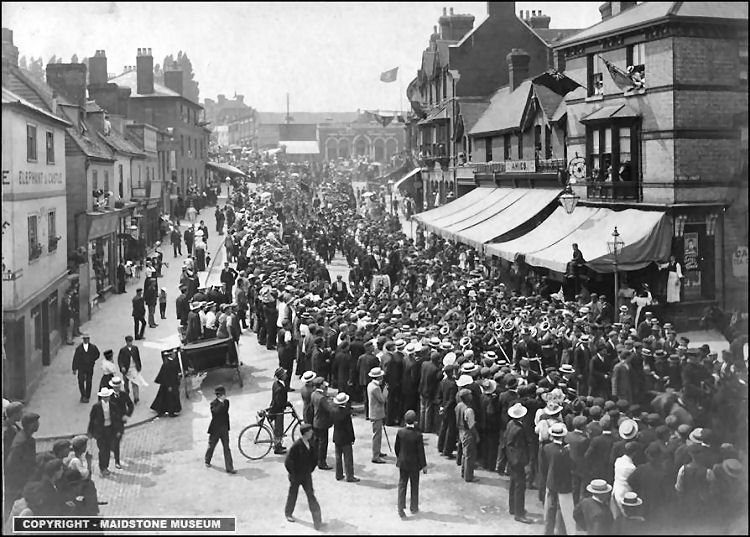 Elephant and Castle 1901
