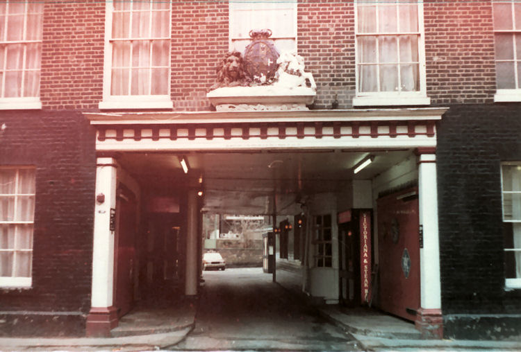 Royal Victoria and Bull Hotel courtyard 1978
