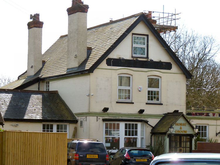 Horse and Groom 2015