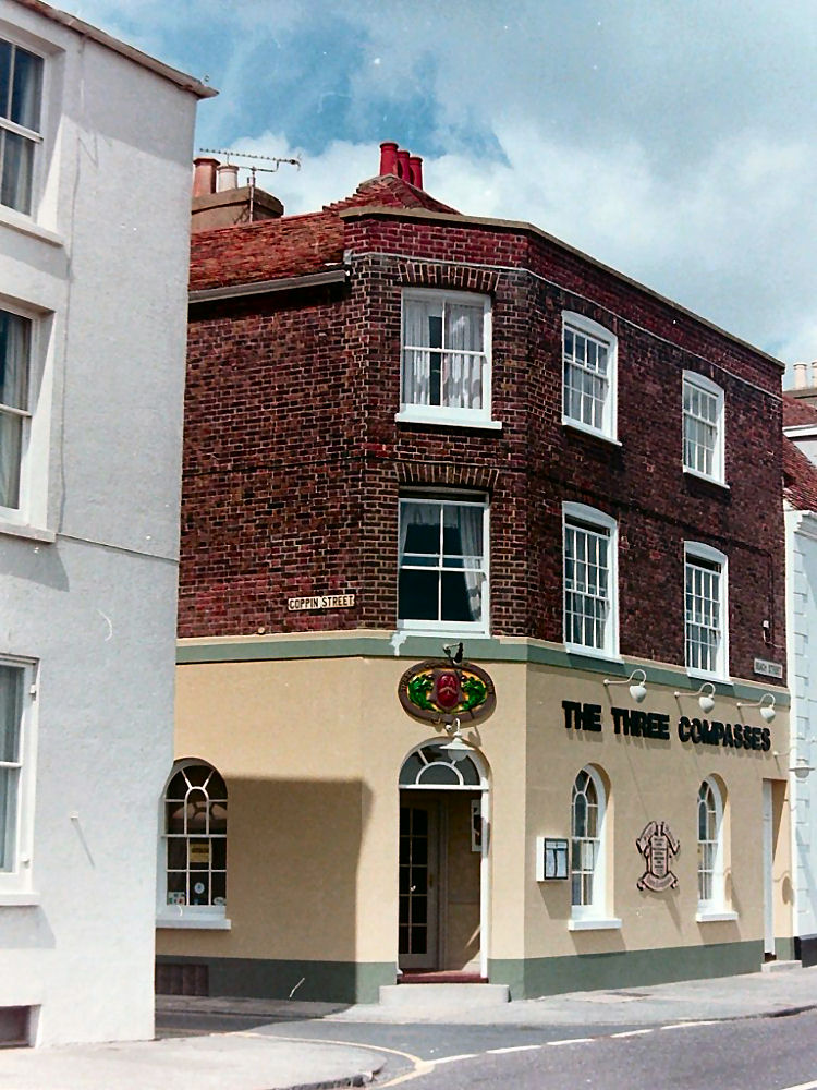 THREE COMPASSES Pubs of Deal