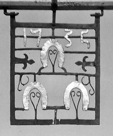 Three Horseshoes sign