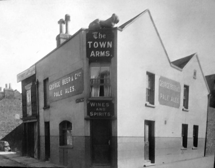 Town Arms 1920