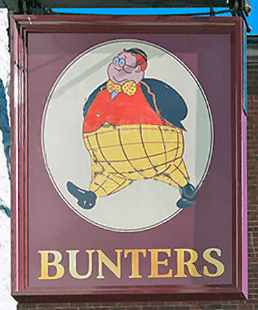 Bunters sign 2015