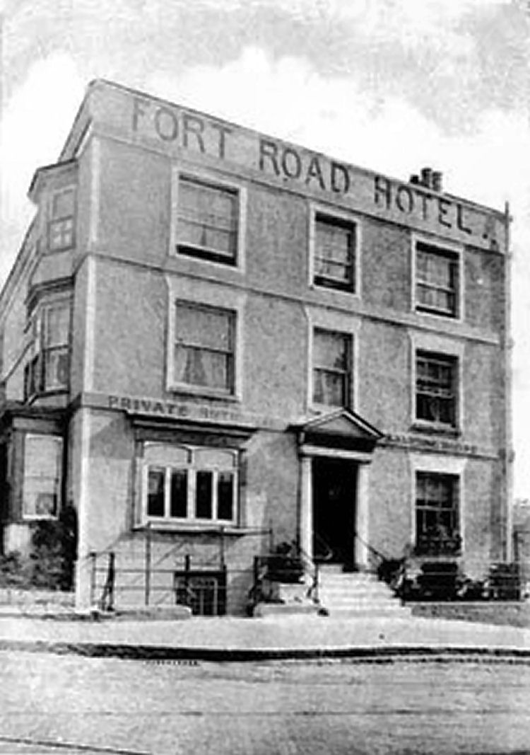 Fort Road Hotel