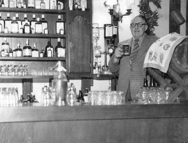Rose and Crown bar 1950