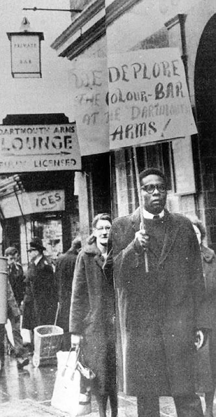 Coloured bar Dartmouth