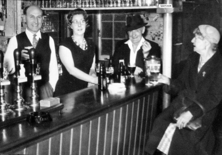 Queen's Arms licensees