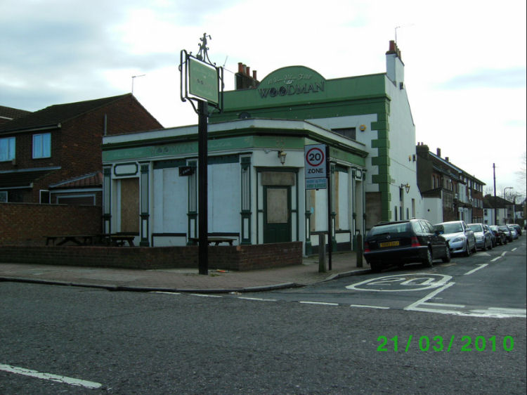 WOODMAN Pub of Plumstead