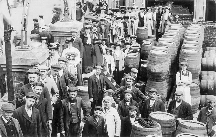 Leneys workers 1909