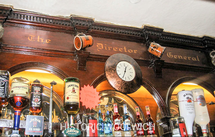 Direstor General inside