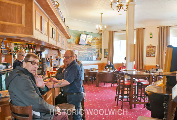 Elephant and Castle inside 2014