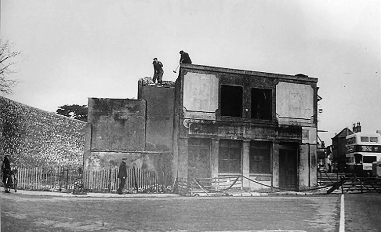 Riding Gate Inn demolition 1955