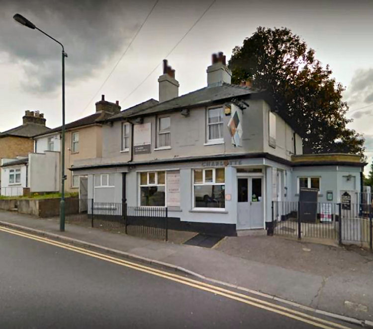 ROYAL CHARLOTTE Pub of Crayford
