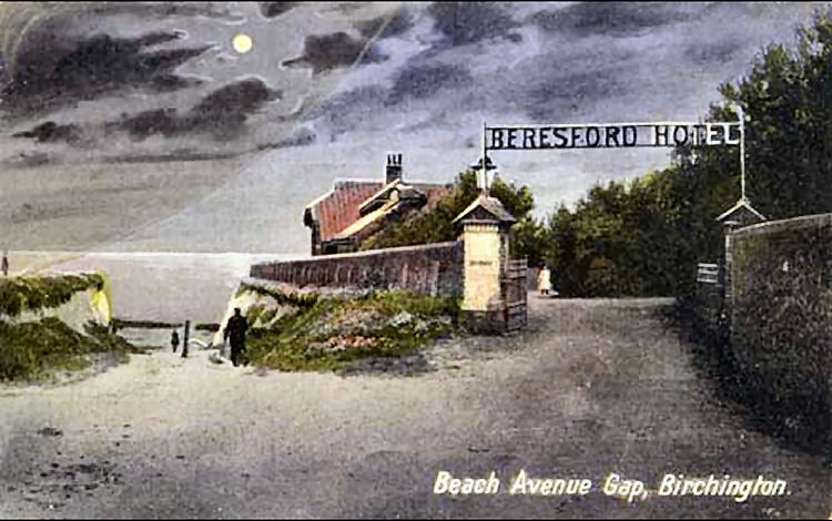 Beresford Hotel entrance 1925