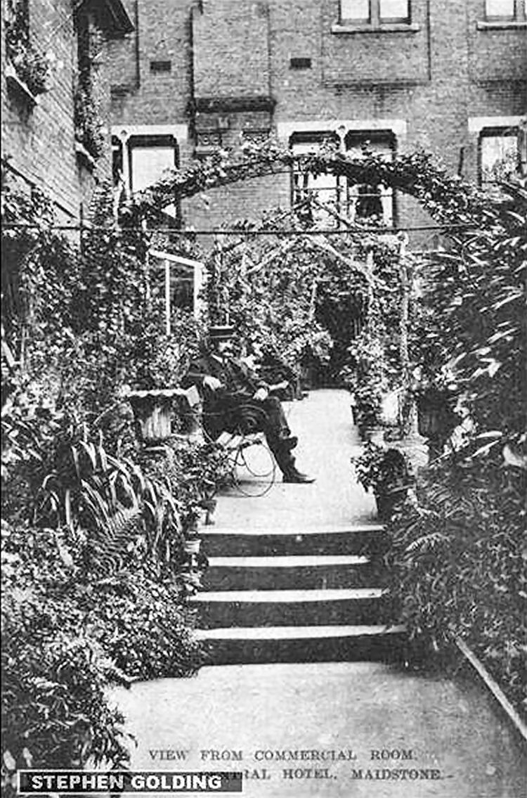 Central Hotel gardens