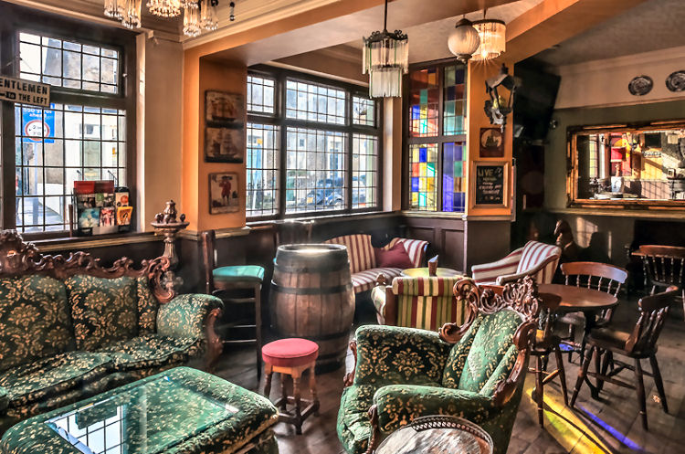 Prince of Greenwich inside 2017