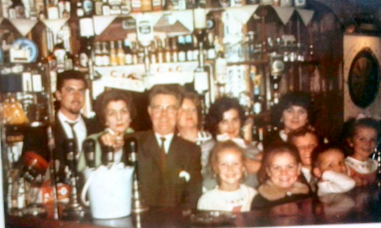 british Queen inside 1963