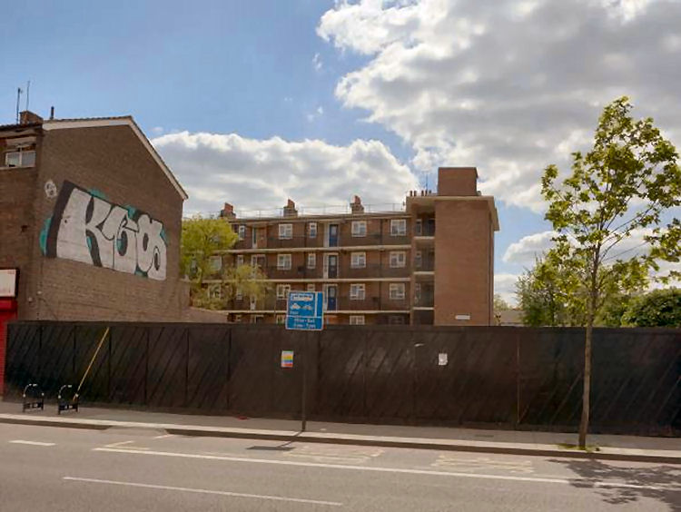 Frog and Nightgown location 2015