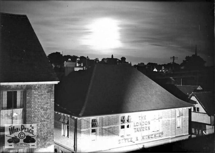 London Tavern 1943
