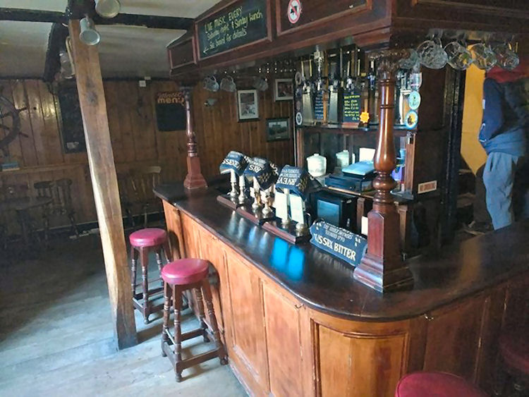 Pilot bar