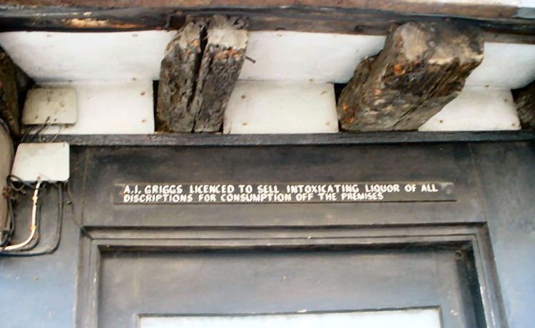 Red Lion off licence name 2018