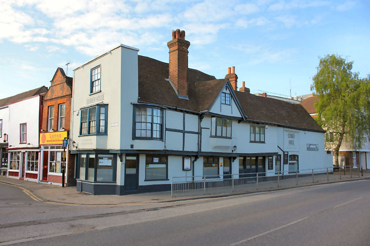 CORNER HOUSE Pub of Canterbury