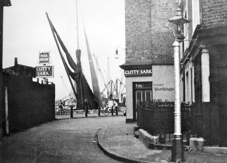 Cutty Sark 1954