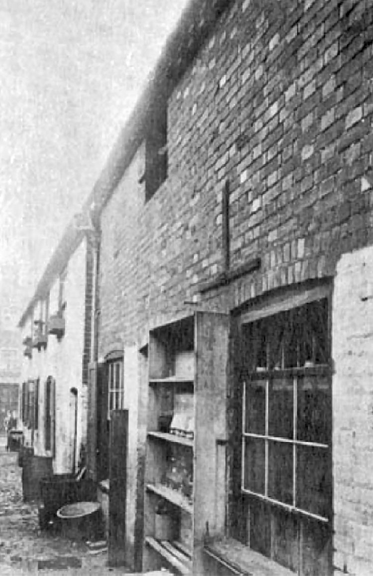 London Hotel side entrance 1880