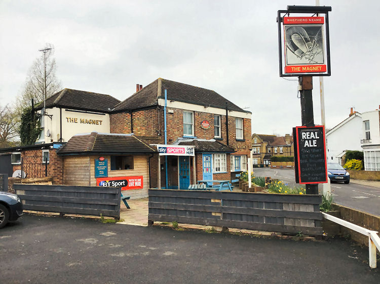 Magnet Inn April 2019