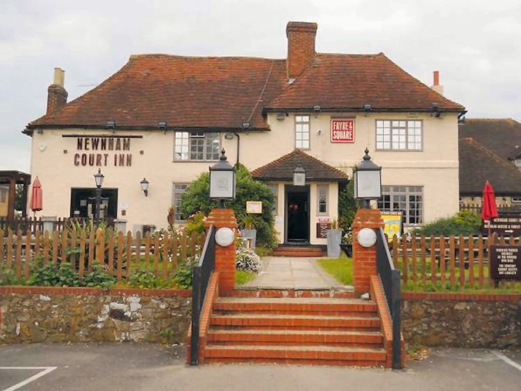 NEWNHAM COURT INN Pub of Weavering