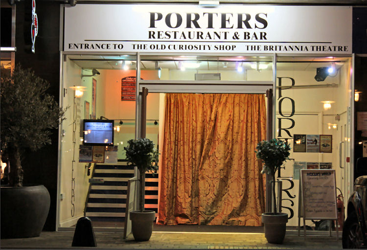 Six Jolly Fellowship Porters 2010