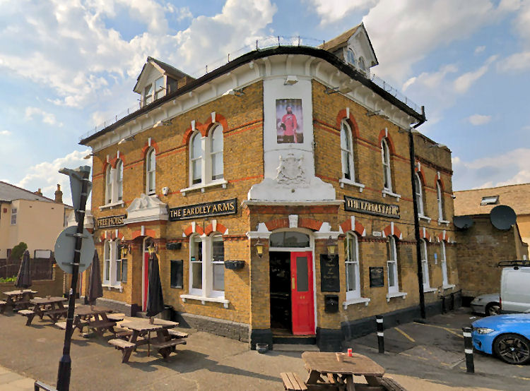 EARDLEY ARMS Pub of Belvedere