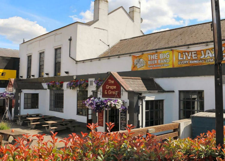 GRAPE AND GRAIN Pub of Crystal Palace