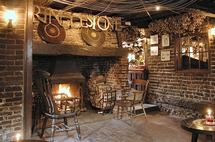 Ringlestone fireplace 2019