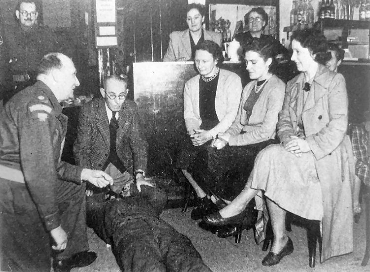 Unknown pub 1953 Chatham