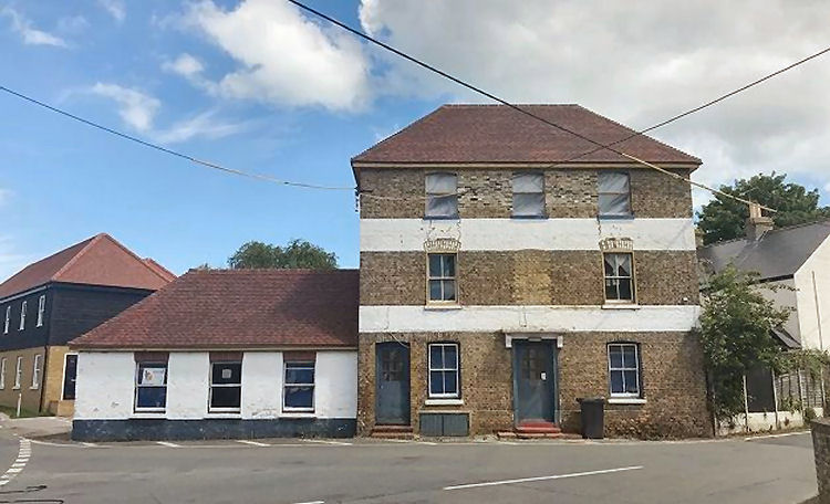 Former Crown and Sceptre 2019