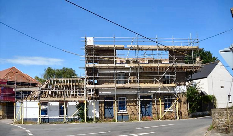 Former Crown and Sceptre 2017