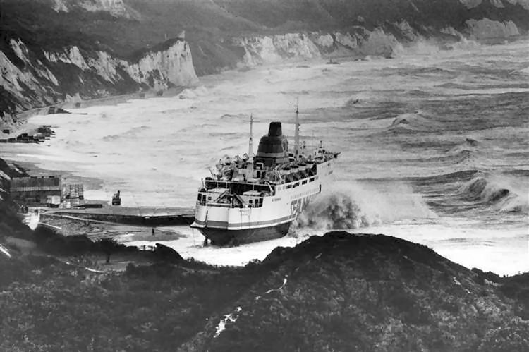 Hengist beached 1987