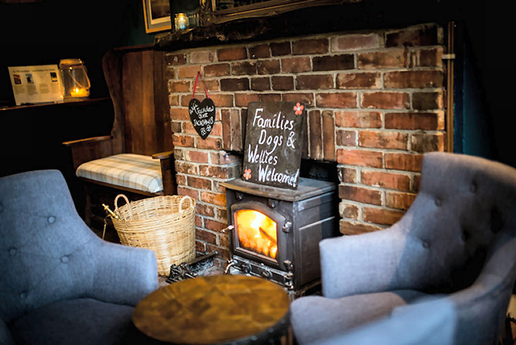 Jackdaw Inn inside 2019