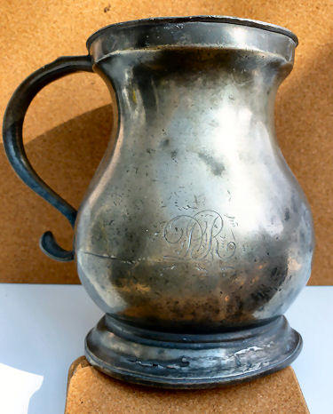 Quart pewter pot DR