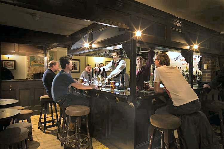 Rose and Crown inside 2019