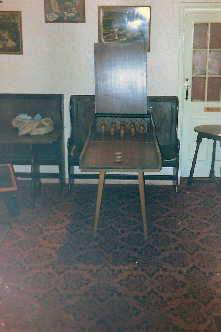 Daddlums table 1990