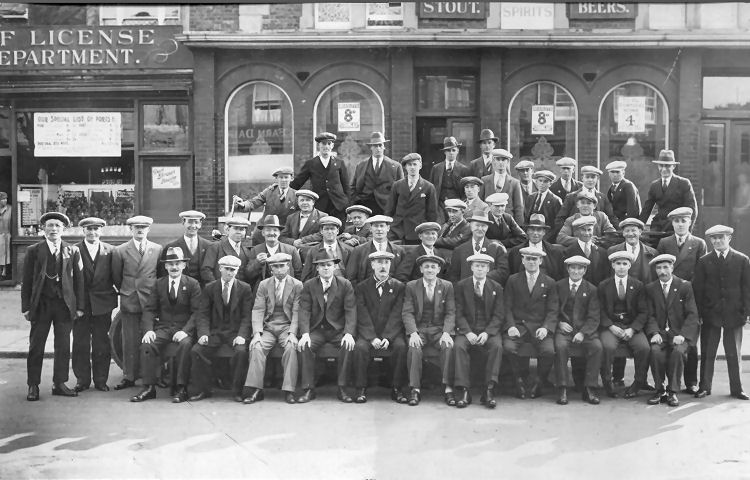 Chatterton Arms outing 1914