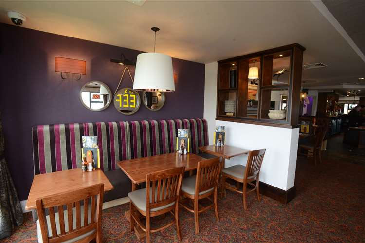 Mast and Rigging dining area 2017