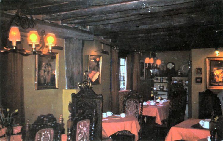 Pitt's Cottage inside