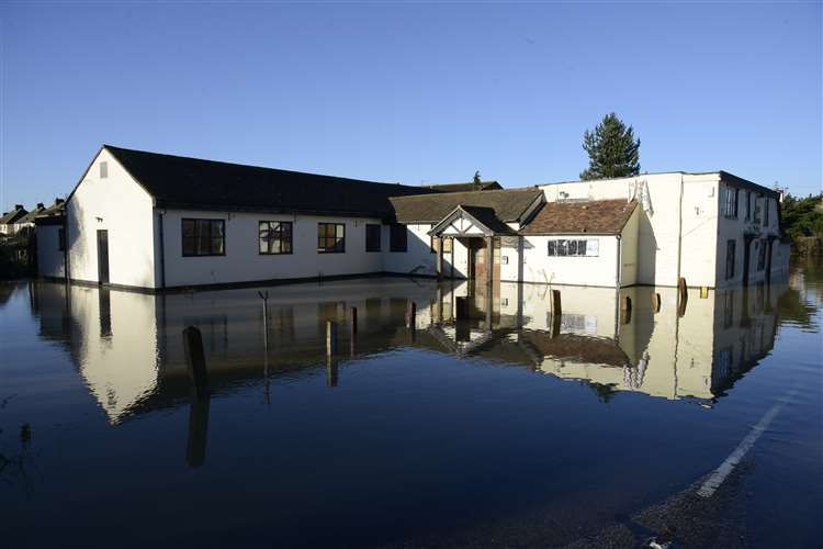 Rose and Crown flooded 2013