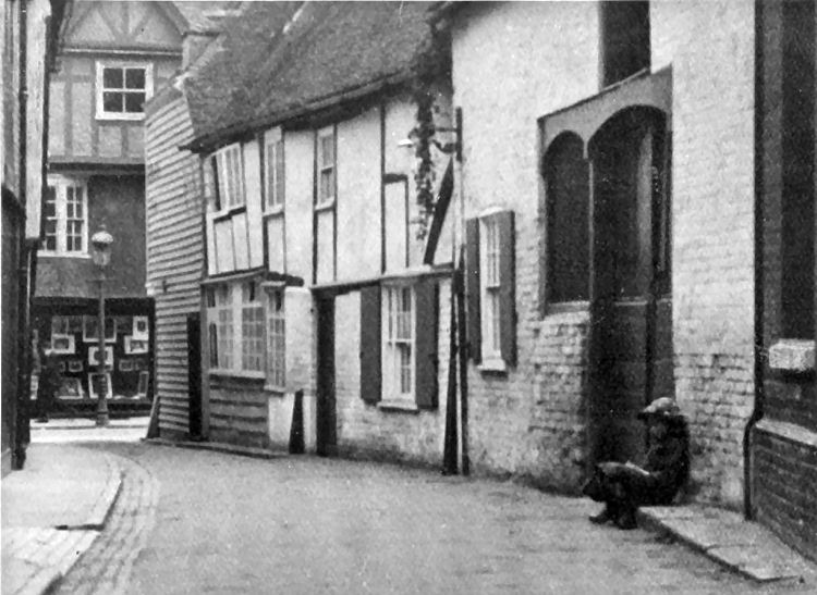 CROWN Pub of Canterbury