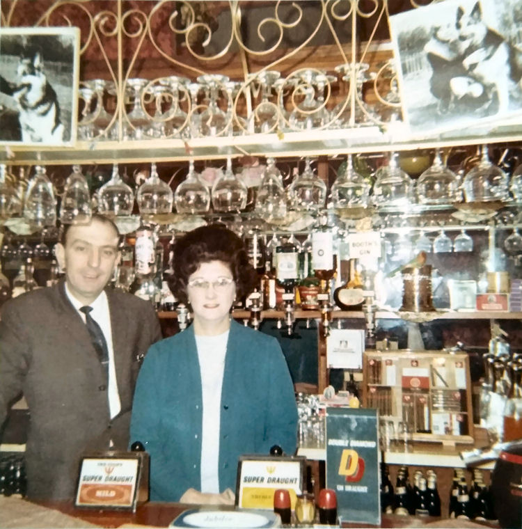 Lord Howarks Tavern licensees 1960s