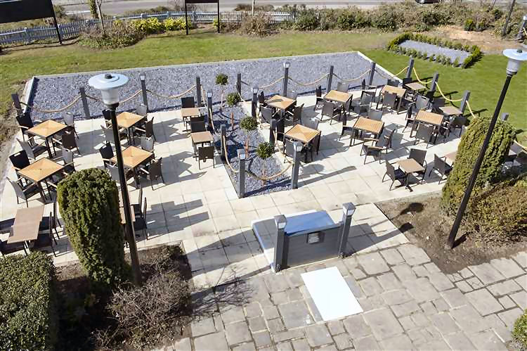 Miller and Carter garden 2018